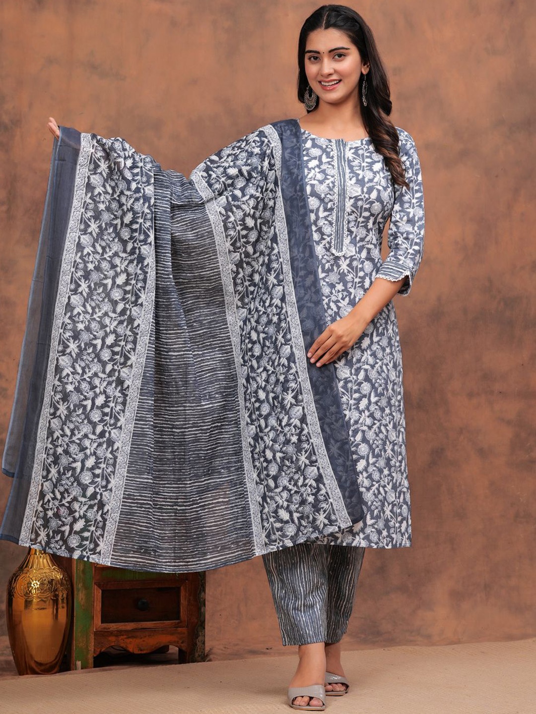 

TOULIN Floral Printed Pure Cotton Straight Kurta With Palazzos & Dupatta, Grey