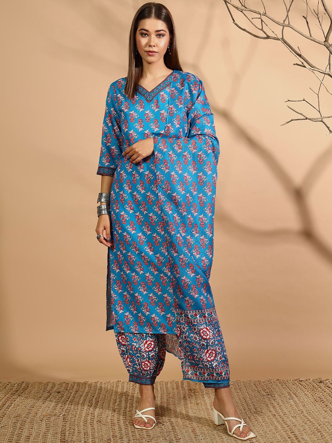 

Anouk Rustic Blue Floral Printed V-Neck Straight Kurta With Pyjamas & Dupatta