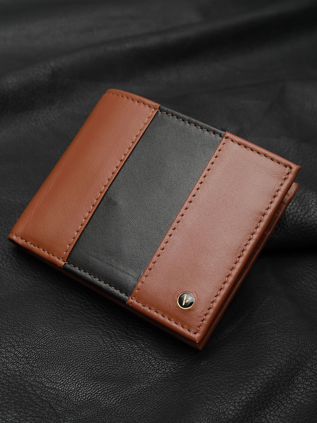 

Van Heusen Men Leather Two Fold Wallet, Brown