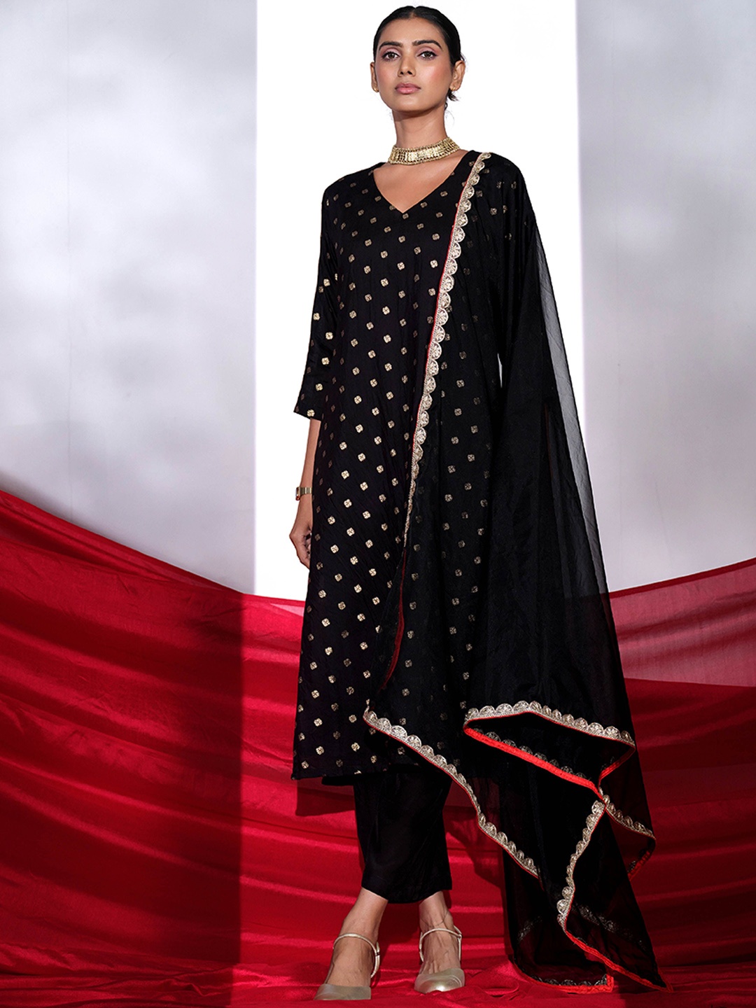 

Sangria Ethnic Motifs Kurta with Trouser & Dupatta, Black