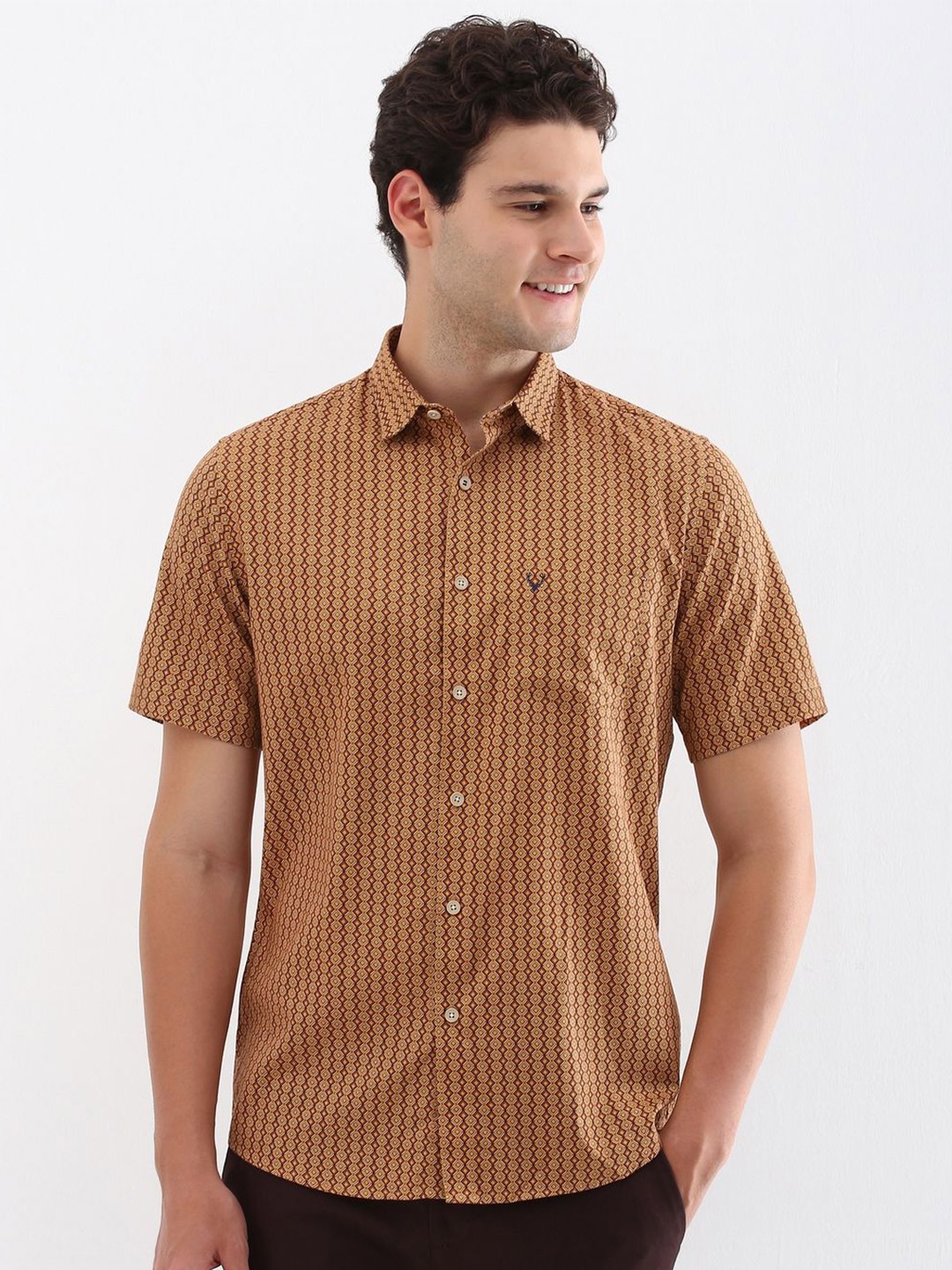 

Allen Solly Men Spread Collar Geometric Printed Cotton Slim Fit Casual Shirt, Brown