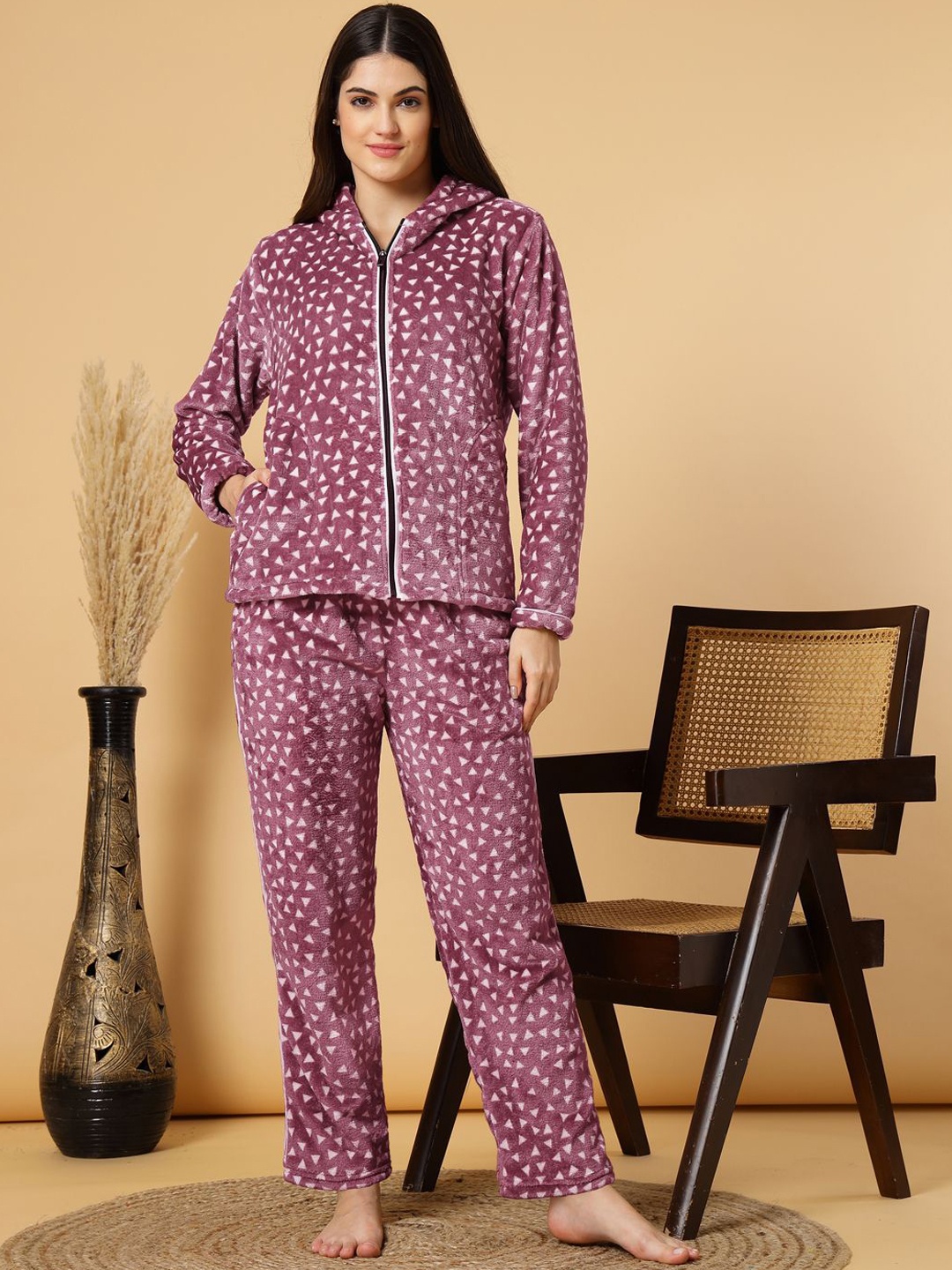 

FABINALIV Geometric Hooded Winter Night Suit with Zip Closure, Pink
