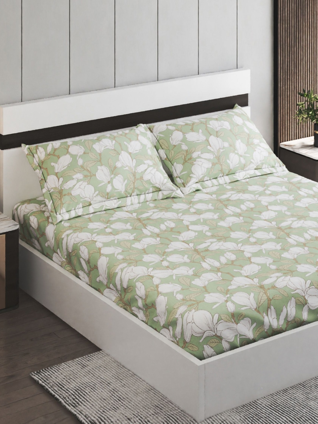 

Home Centre Oxford Blush Green Printed Cotton 200 TC King Bedsheet Set 1.95 x 1.8 m