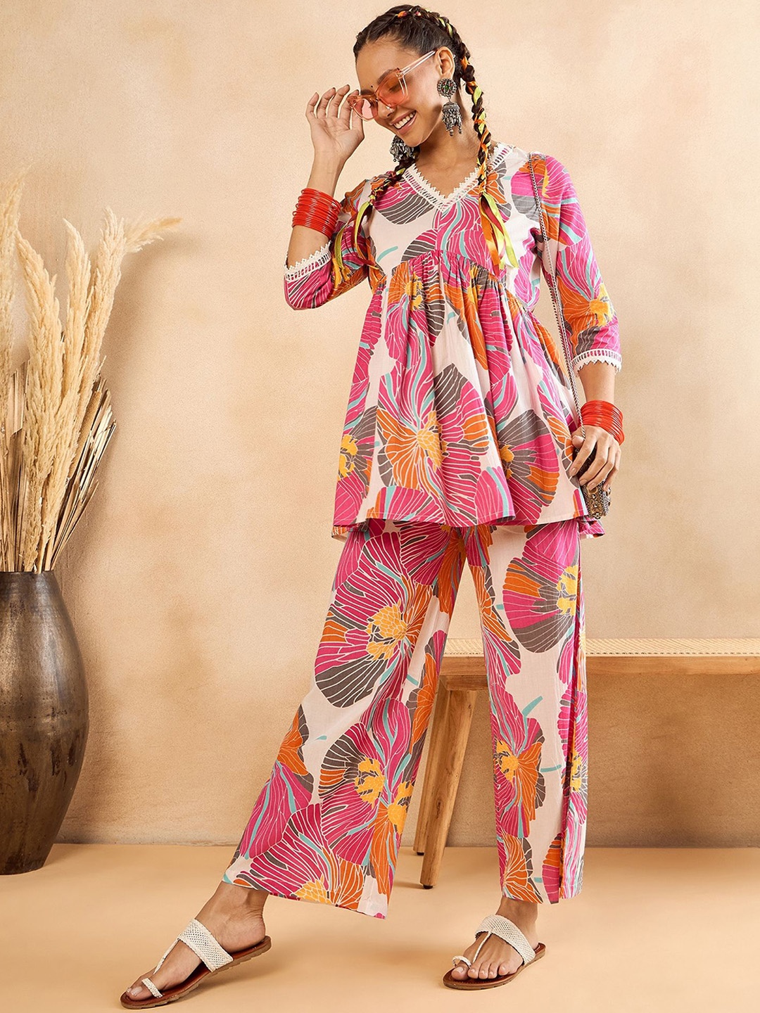 

WineRed Floral Printed V-Neck Three-Quarter Sleeves Pure Cotton Tunic With Trouser, Pink