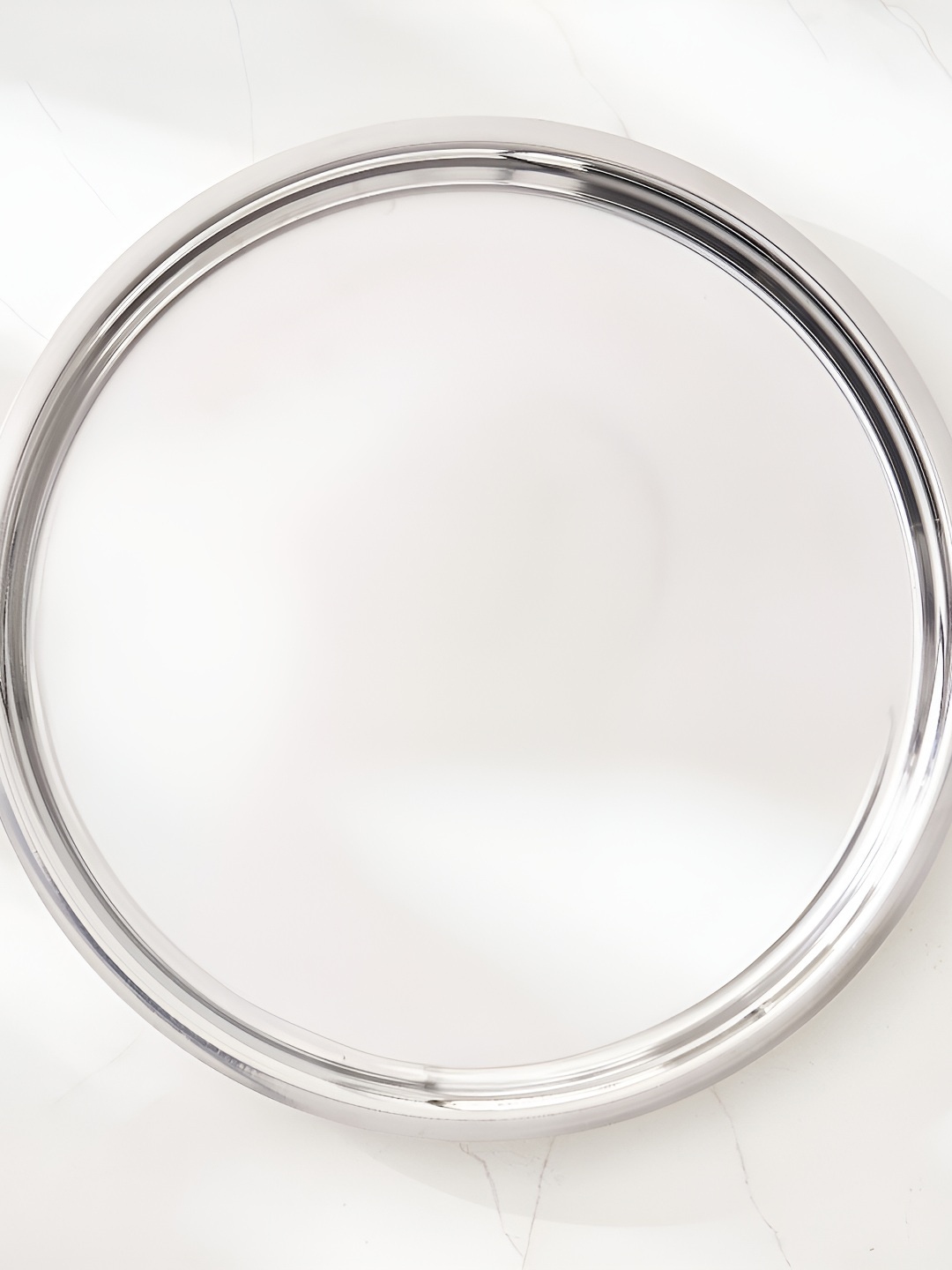 

Home Centre Silver-Toned 2024 1 Pieces Stainless Steel Plates