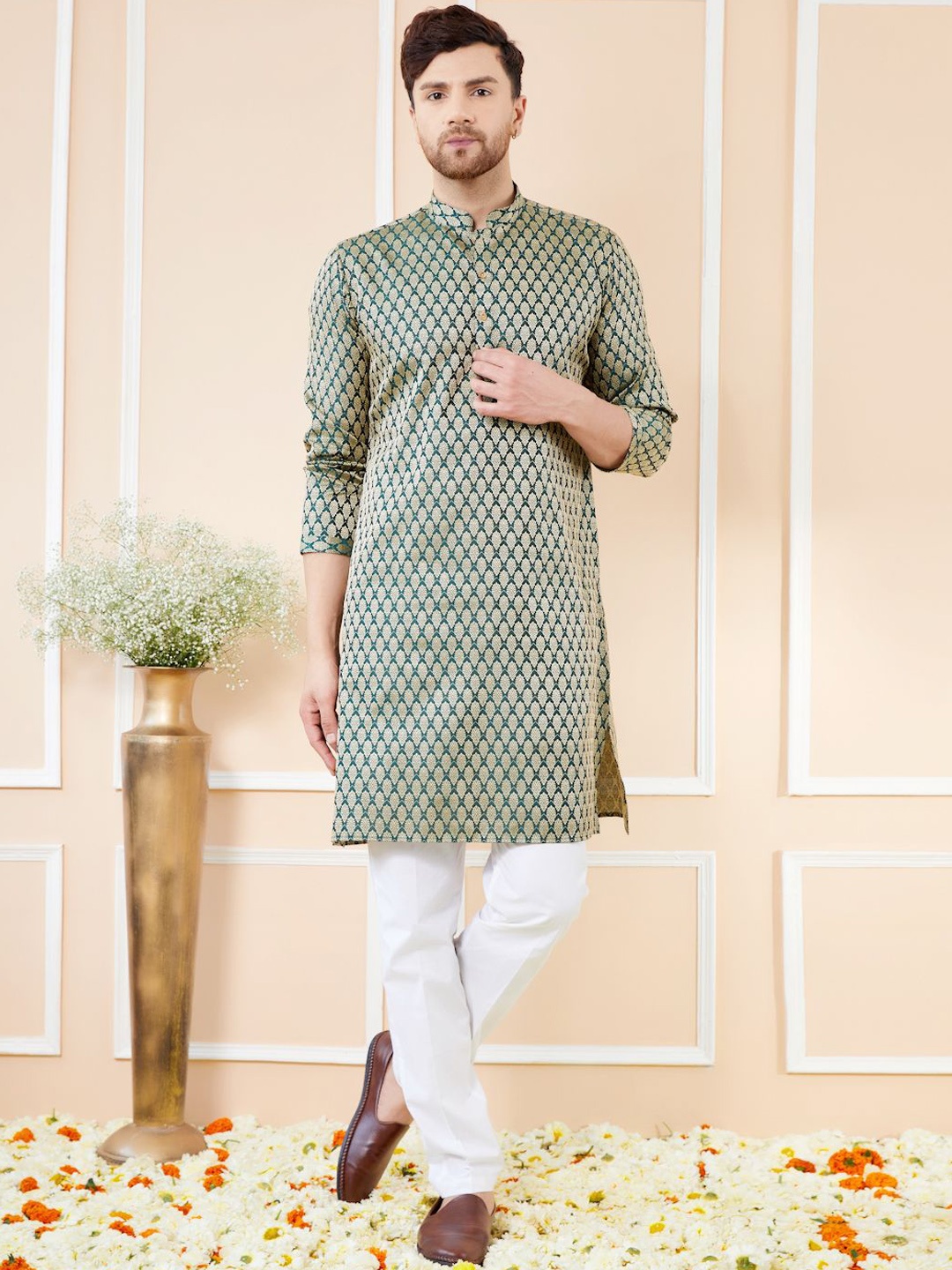 

See Designs Ethnic Motifs Woven Design Mandarin Collar Regular Pure Silk Straight Kurta, Green