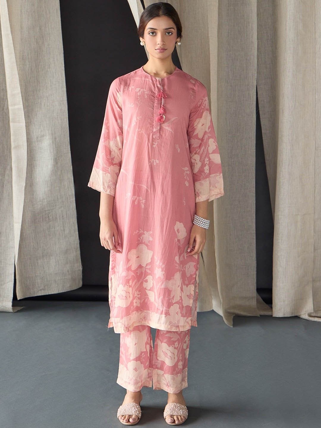 

Bombay Bloom Floral Printed Linen Kurta with Trouser, Pink