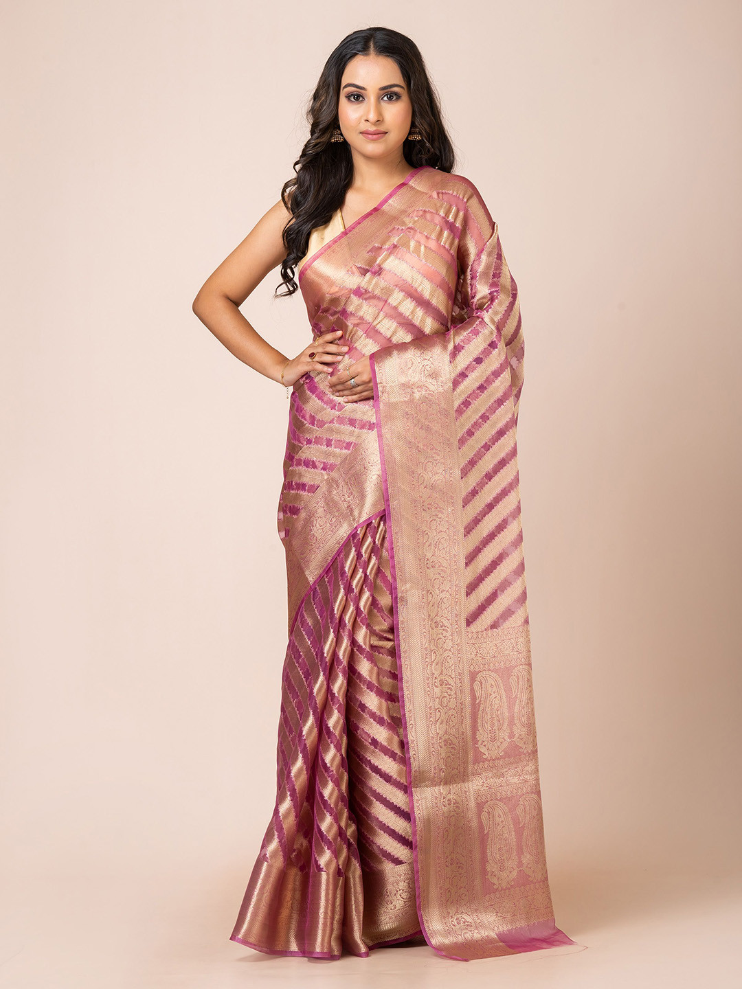 

KAVVYA Woven Design Zari Banarasi Saree, Magenta