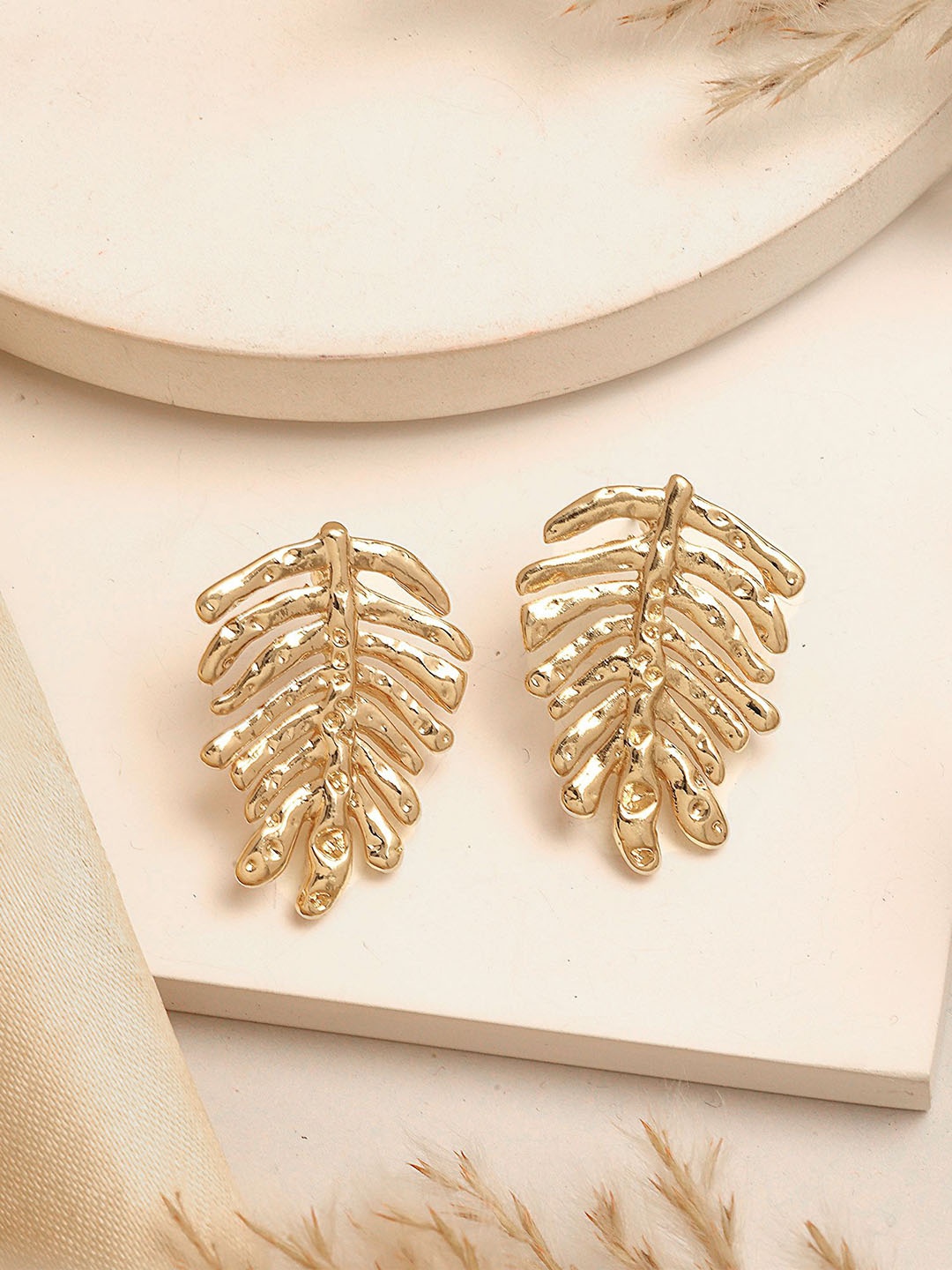 

Bohey by KARATCART Contemporary Studs Earrings, Gold