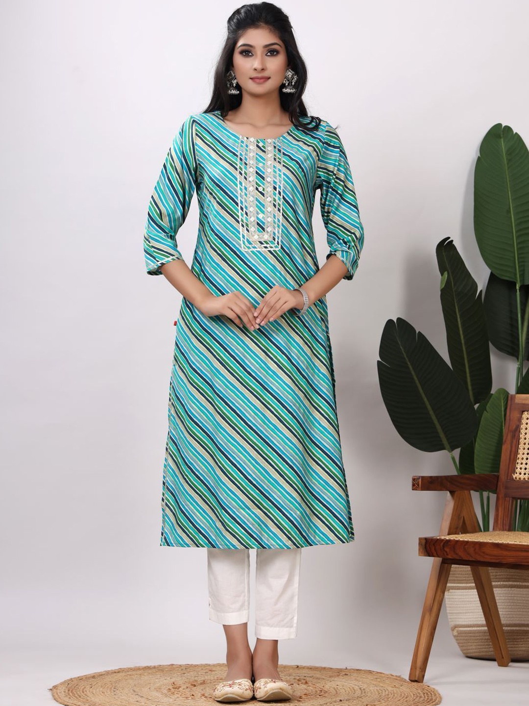 

Chandbaali Leheriya Printed Round Neck Gotta Patti Silk Straight Kurta, Green