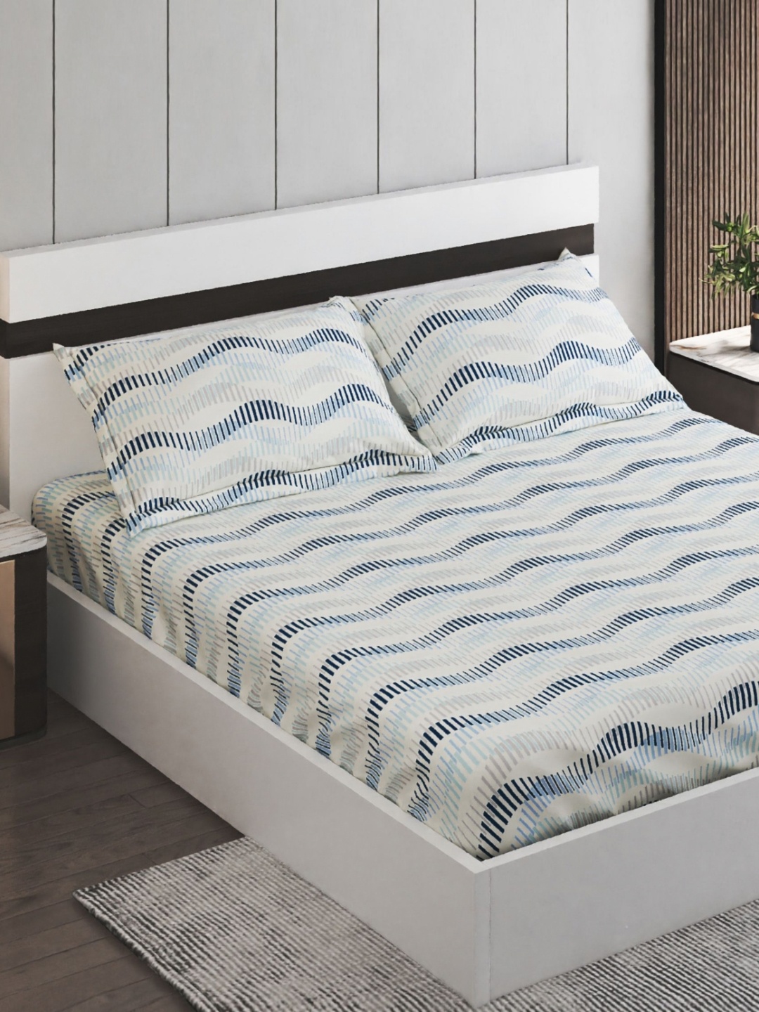 

Home Centre Oxford White & Blue Printed Cotton 144 TC Super King Bedsheet Set-2.74mx2.74m