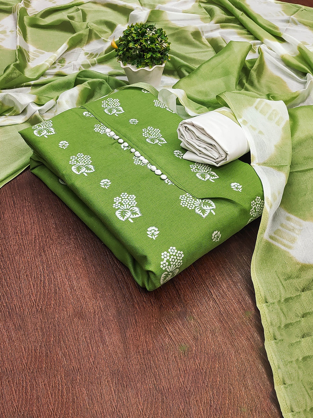 

MANVAA Floral Printed Unstitched Dress Material, Green