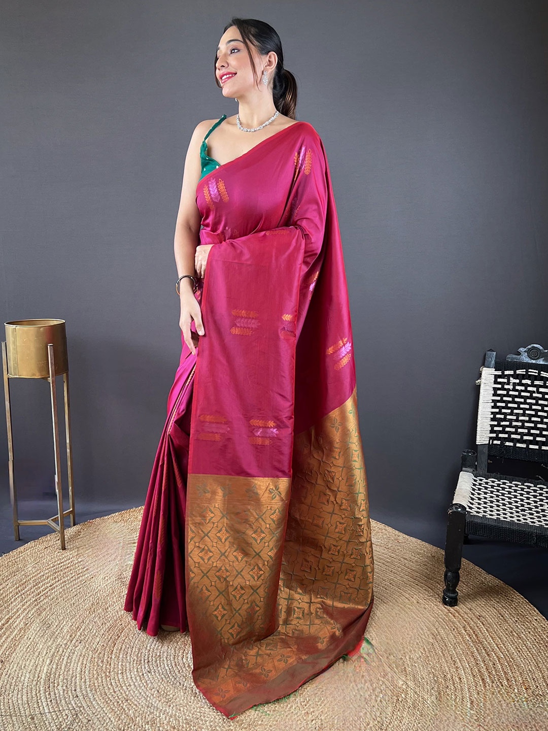 

STAVA CREATION Woven Design Banarasi Saree, Magenta