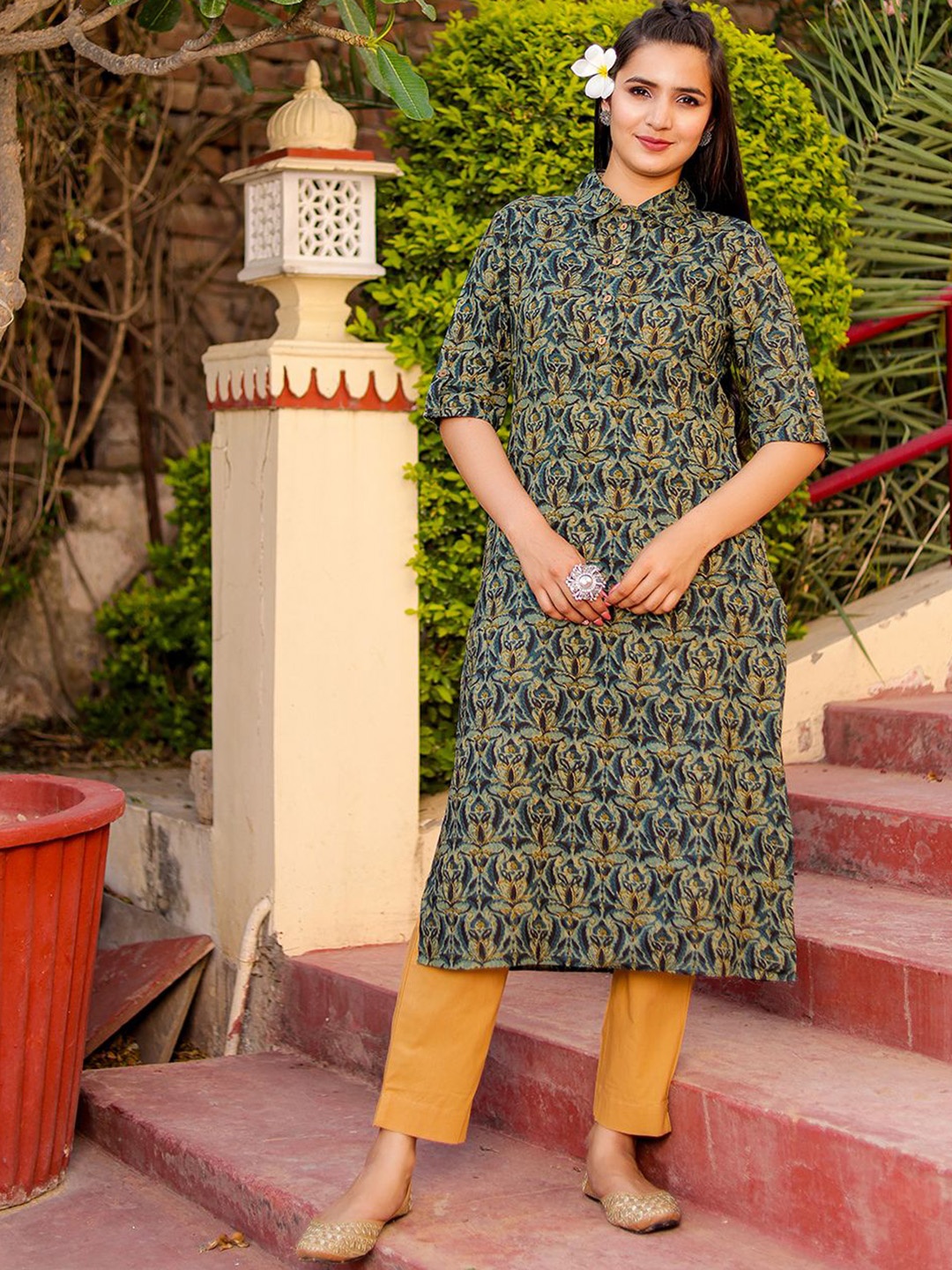

Chandbaali Floral Printed Shirt Collar Short Sleeves Regular Straight Kurta, Green