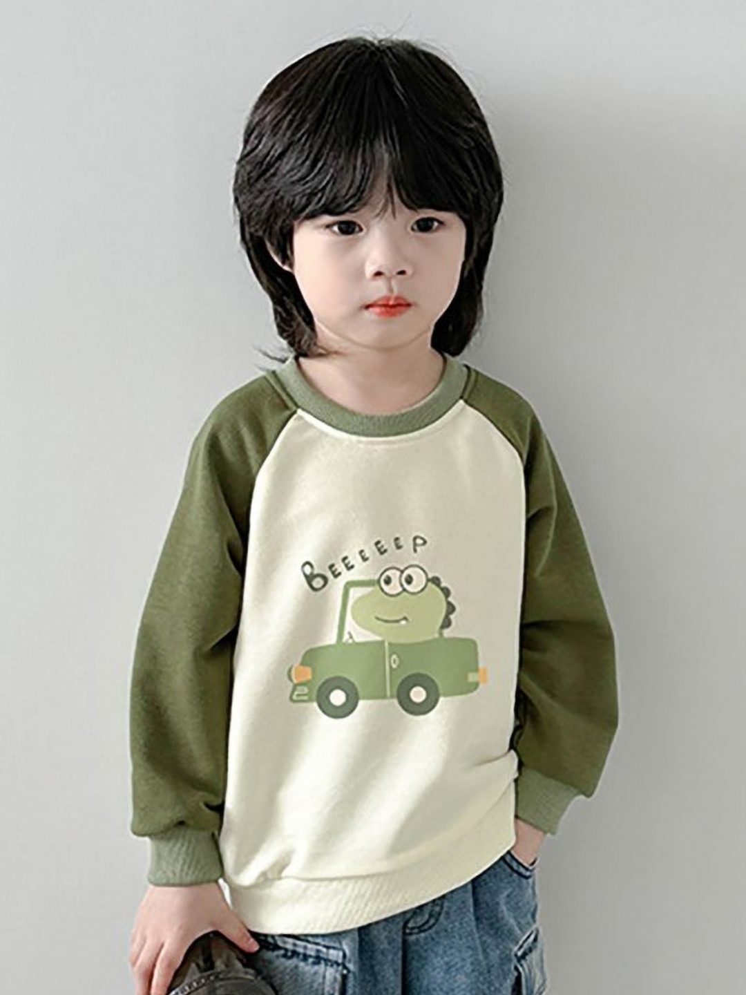 

StyleCast x Revolte Boys Colourblocked T-shirt, Green