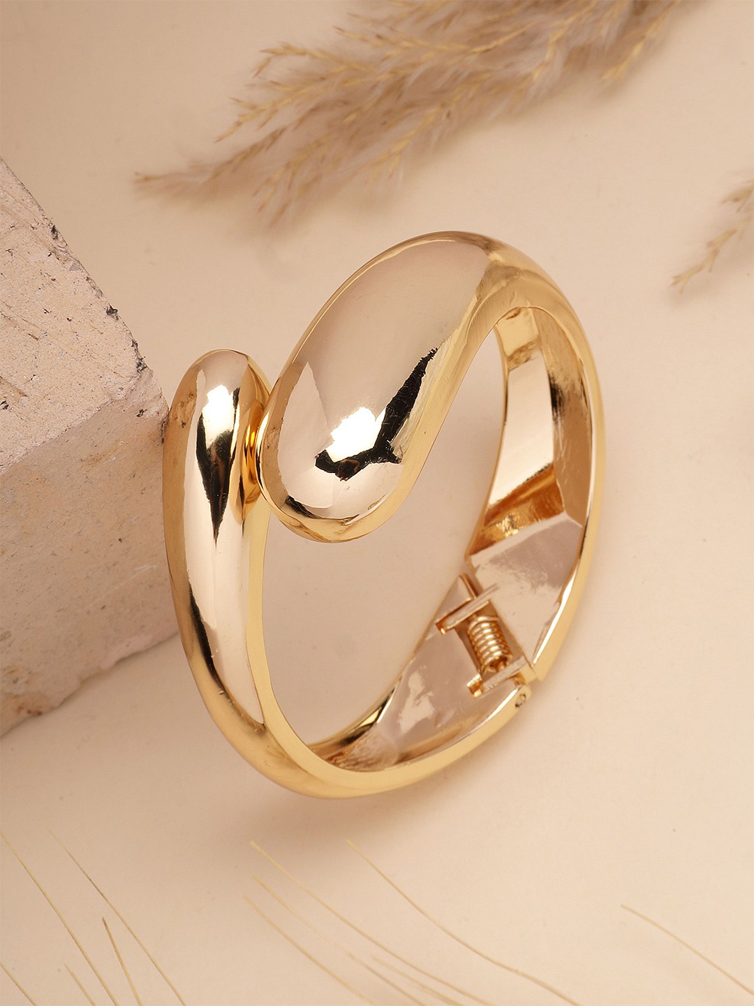 

Bohey by KARATCART Gold-Plated Stainless Steel Cuff Bracelet