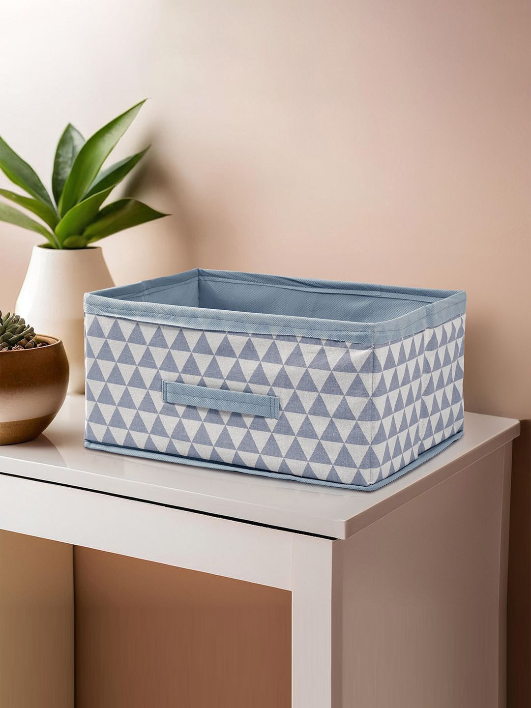 

Kuber Industries Blue & White Printed Drawer Organiser