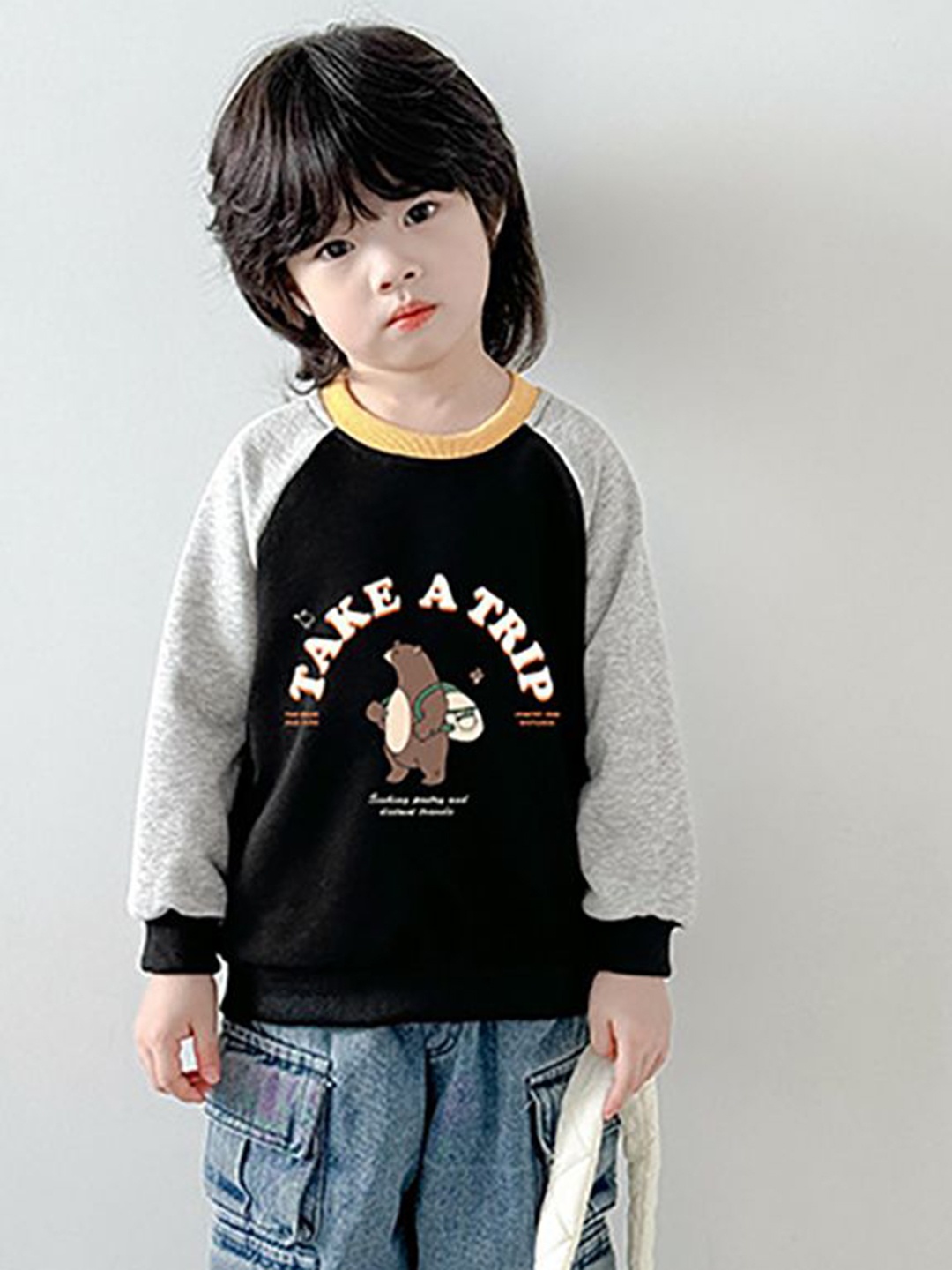 

StyleCast x Revolte Boys Colourblocked T-shirt, Grey