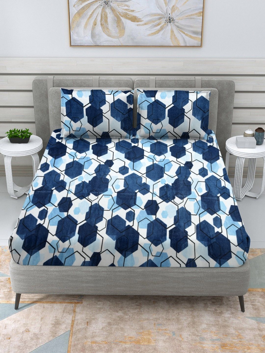 

RRC Blue & White Geometric Woolen 300 TC Double Queen Bedsheet Set-2.28 m X 2.54 m