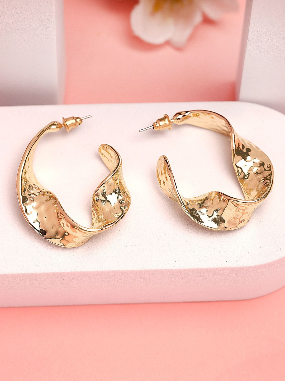 

Bohey by KARATCART Gold-Plated Contemporary Half Hoop Earrings