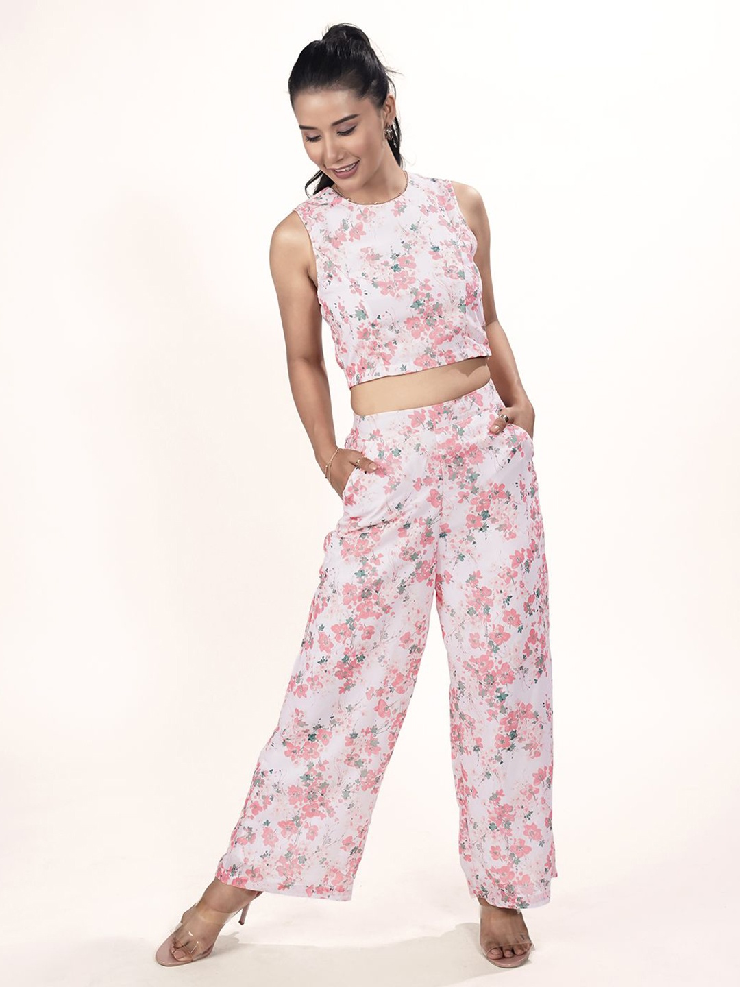 

Zink London Floral Printed Sleeveless Crop Top With Trouser, White