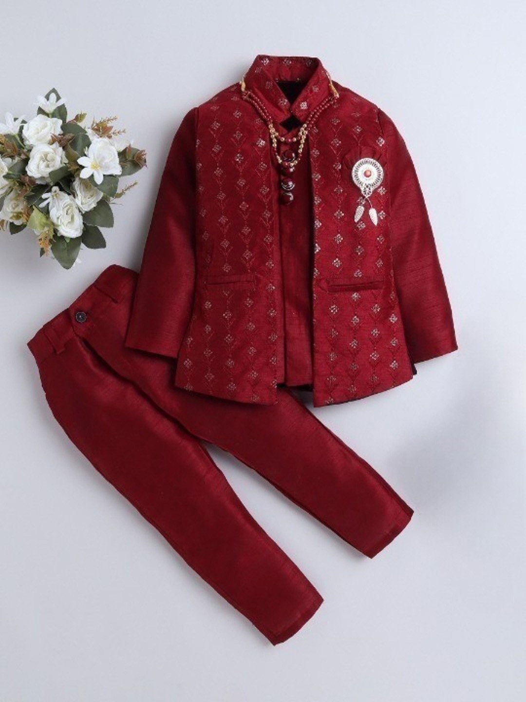 

FOURFOLDS Boys Self Design Mandarin Collar Blazer with Trouser 2-Piece Suit, Maroon