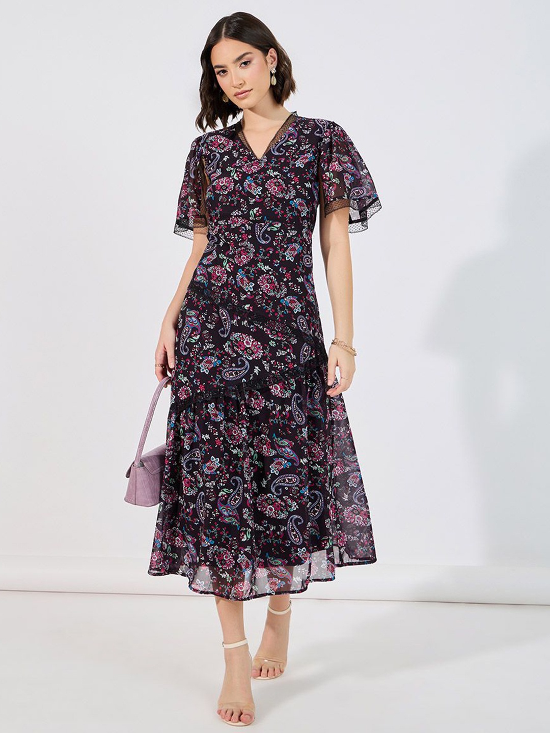 

Styli Women V-Neck Floral Print Short sleeves Maxi Dress, Black