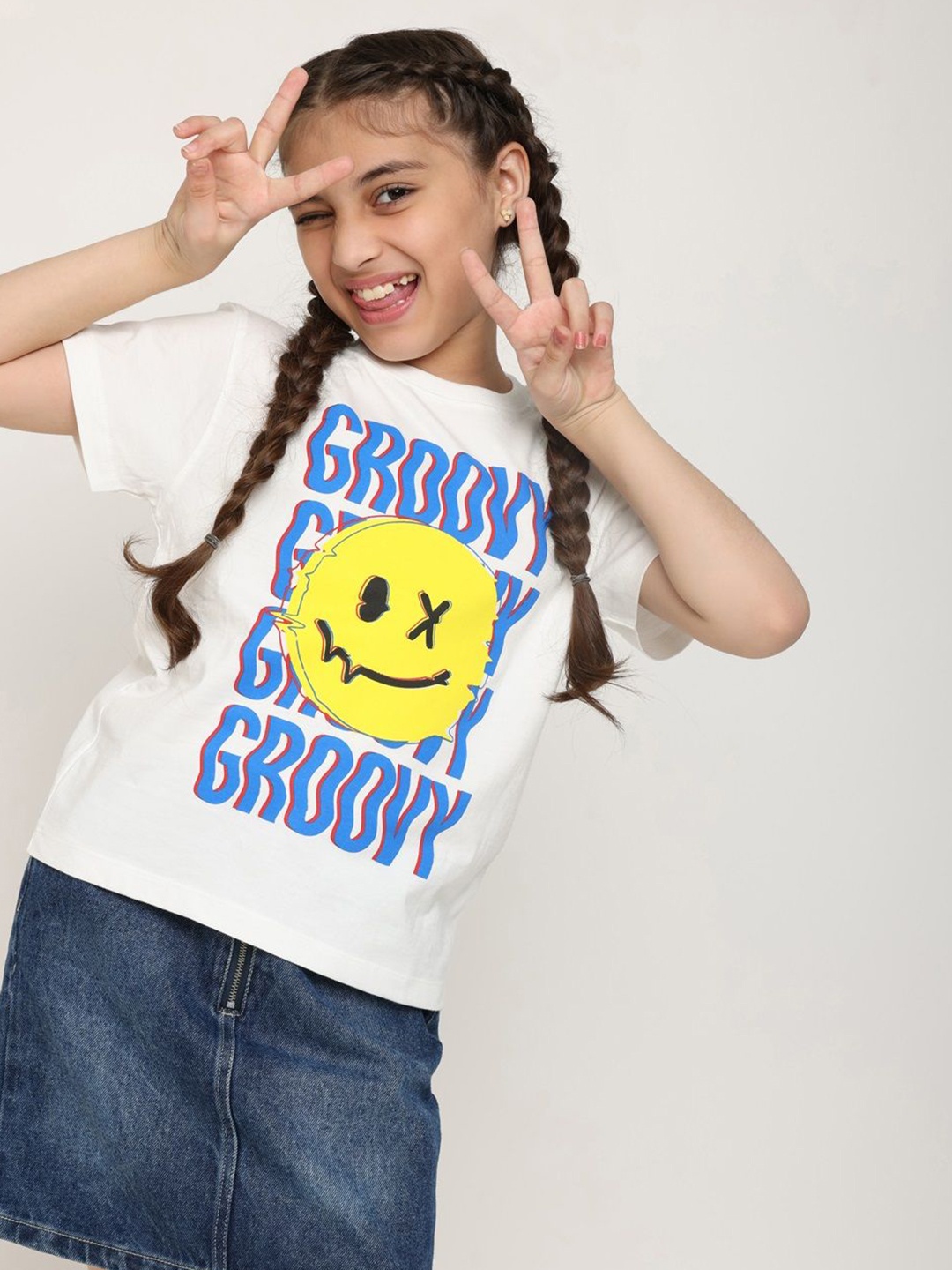 

Wakia Girls Typography Printed Round Neck Organic Cotton T-shirt, Off white