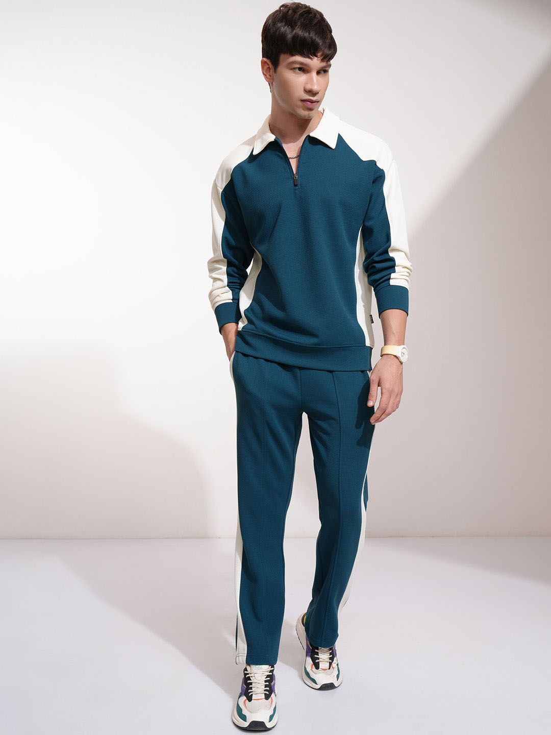

HIGHLANDER Colourblocked Polo Collar Long Sleeves Pure Cotton T-Shirt With Trouser, Teal