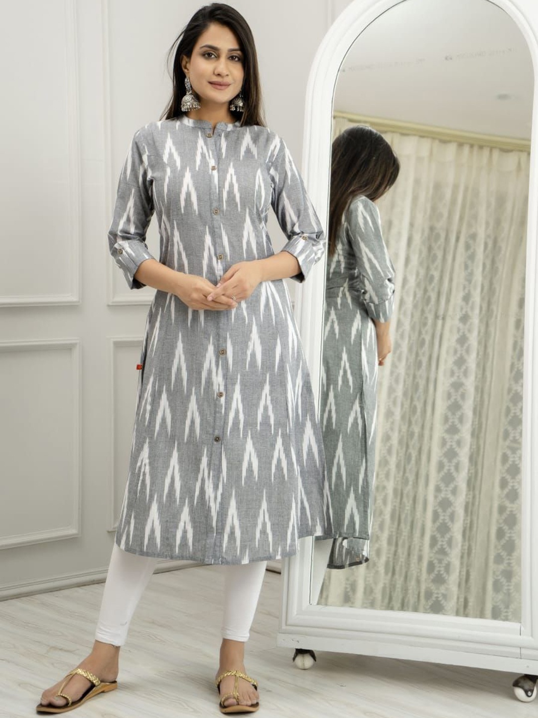 

Chandbaali Geometric Printed Mandarin Collar Pure Cotton A-Line Kurta, Grey