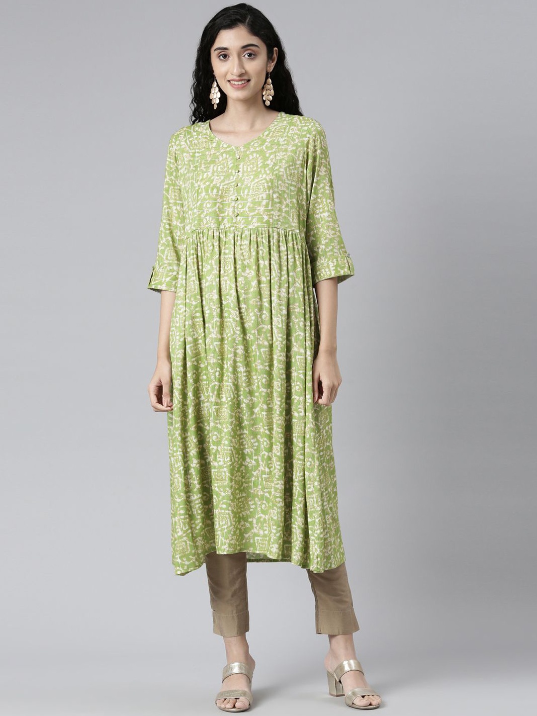 

Samhitas Abstract Printed Regular A-Line Kurta, Green