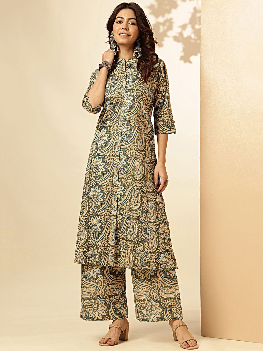 

Vbuyz Floral Printed Pure Cotton Straight Kurta with Palazzos, Green