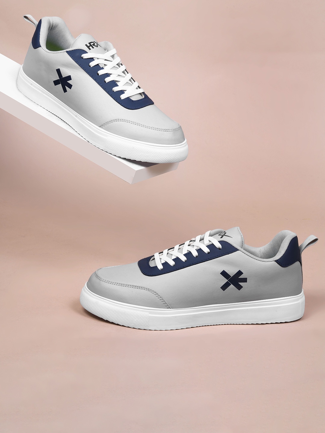 

HRX by Hrithik Roshan Men PU Sneakers, Grey