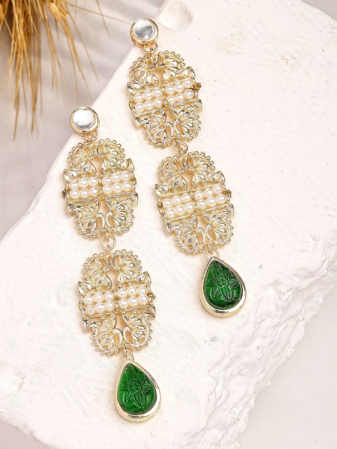 

KARATCART Gold-Plated Kundan Stone Studded & Beaded Drop Earrings