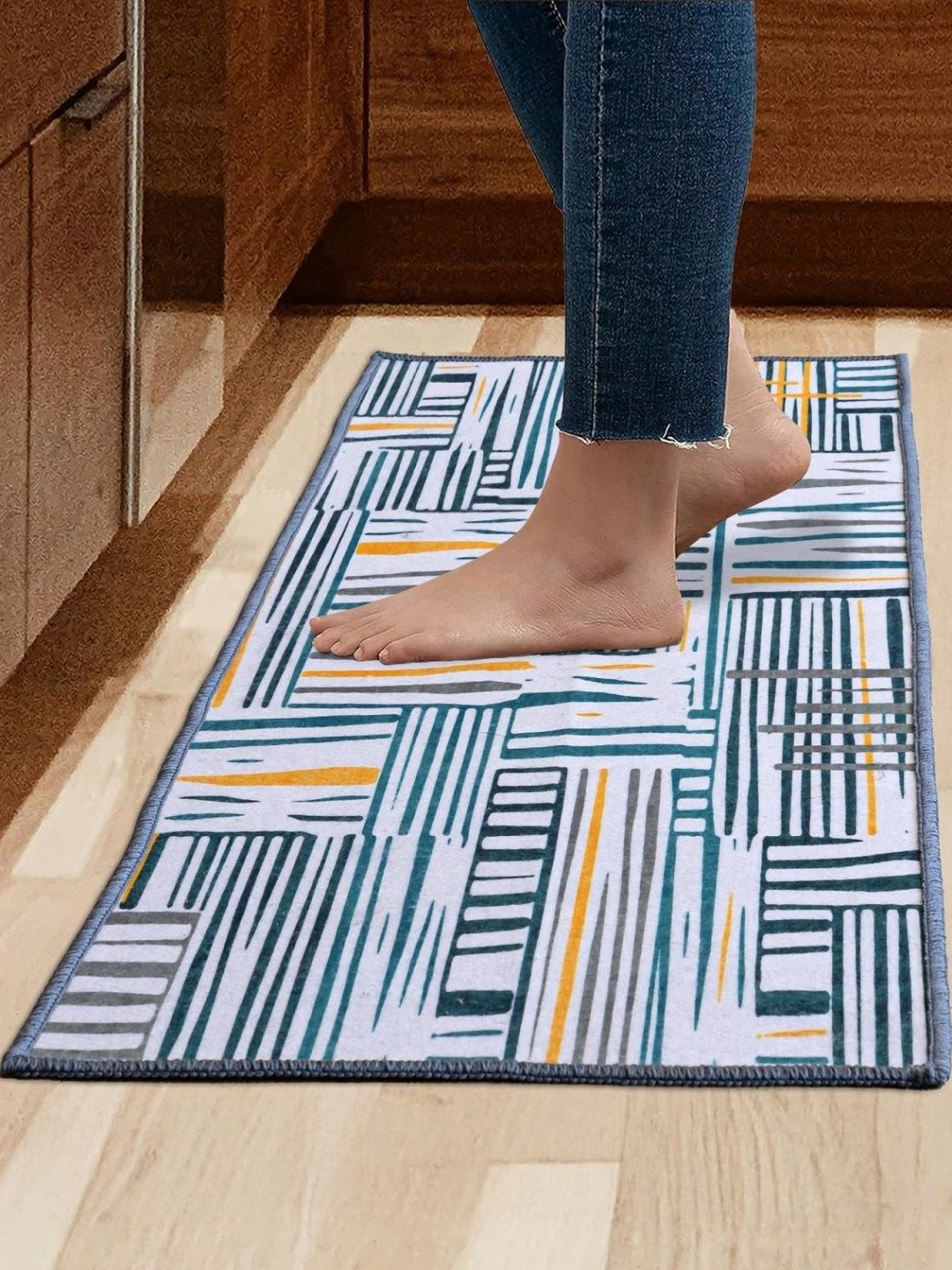 

Homemonde Blue & White Non-Slip Carpet