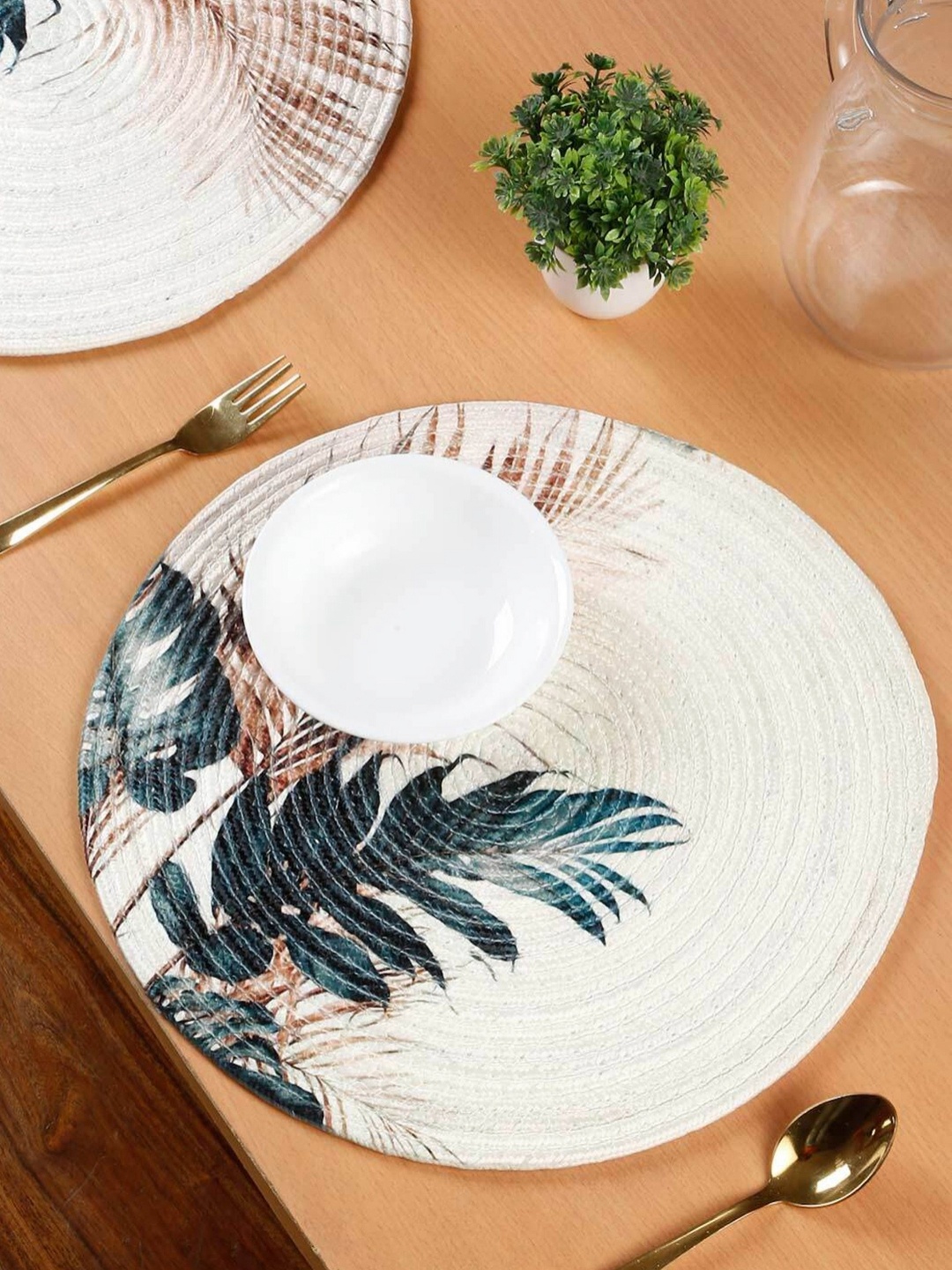 

ANA 6-Pcs Beige & Blue Cotton Round Table Placemats