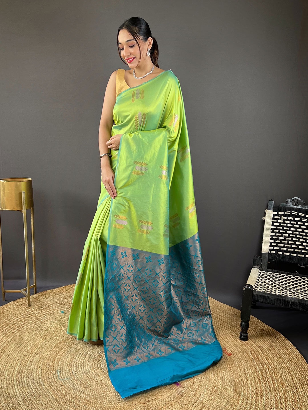 

STAVA CREATION Woven Design Zari Banarasi Saree, Lime green