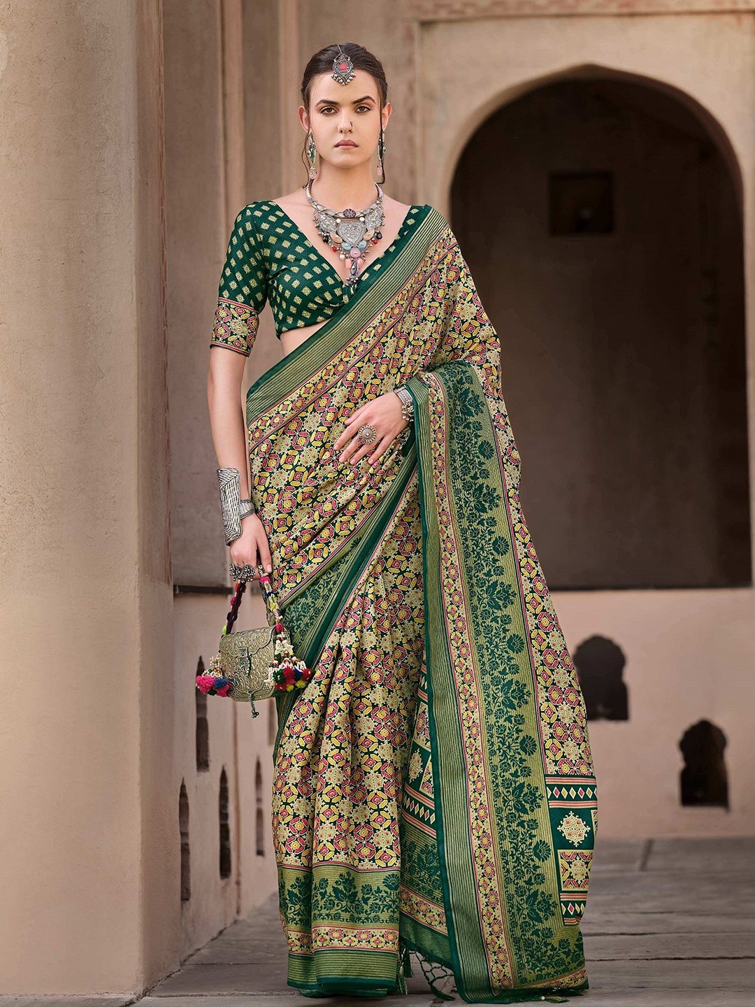 

MAHALASA Ethnic Motifs Printed Patola Saree, Green
