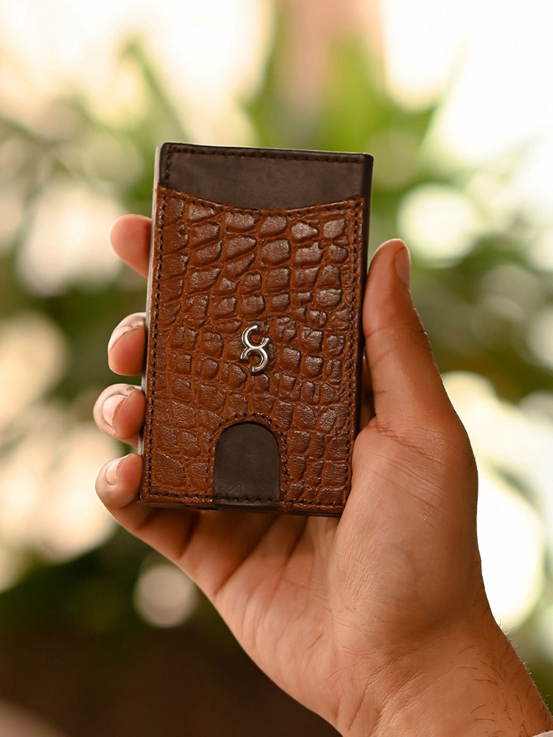 

One8 Men Textured Leather Card Holder, Tan