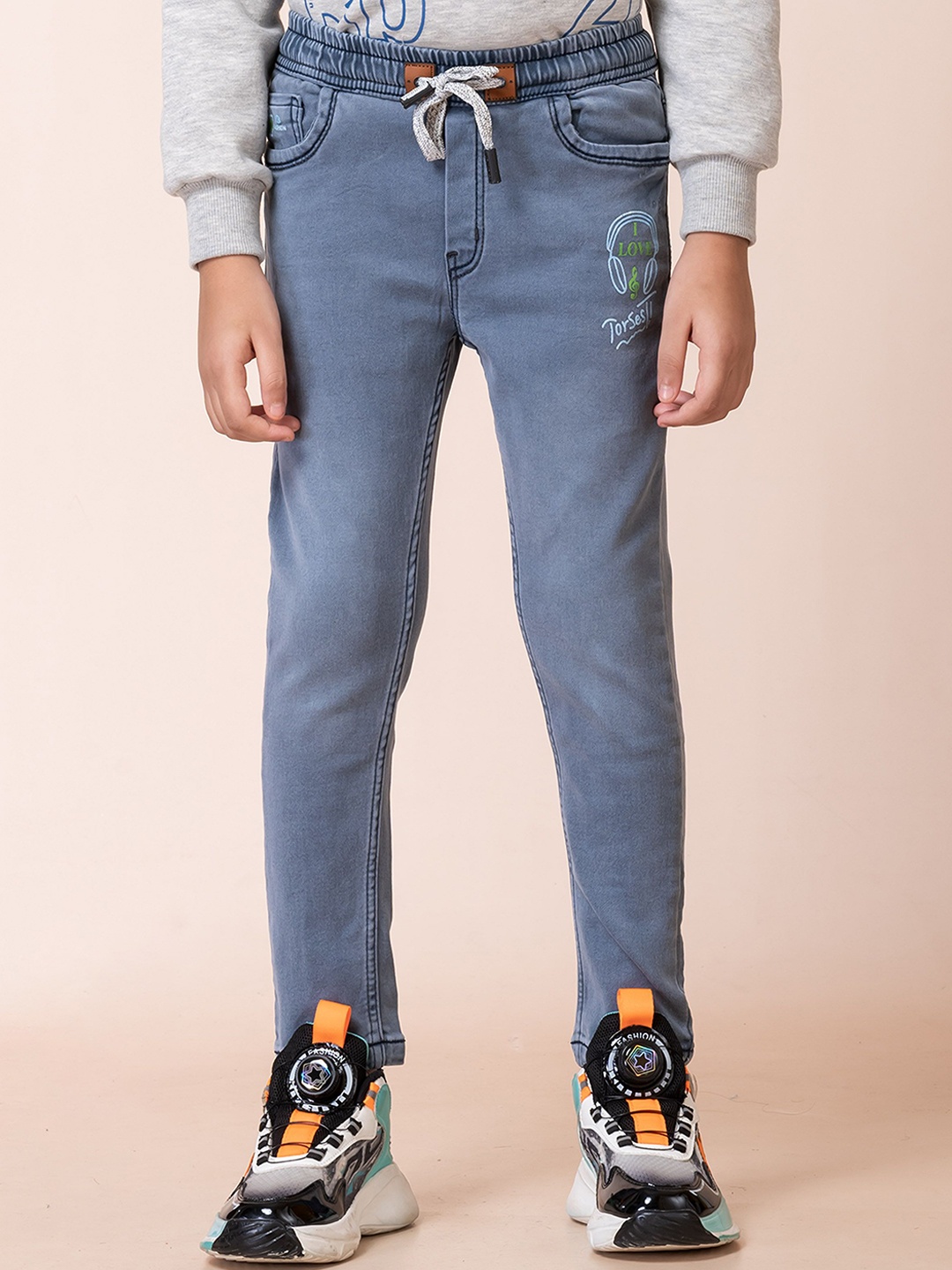 

AFLASH Boys Super High-Rise Regular-Fit Mid-Rise Light Fade Jeans, Grey