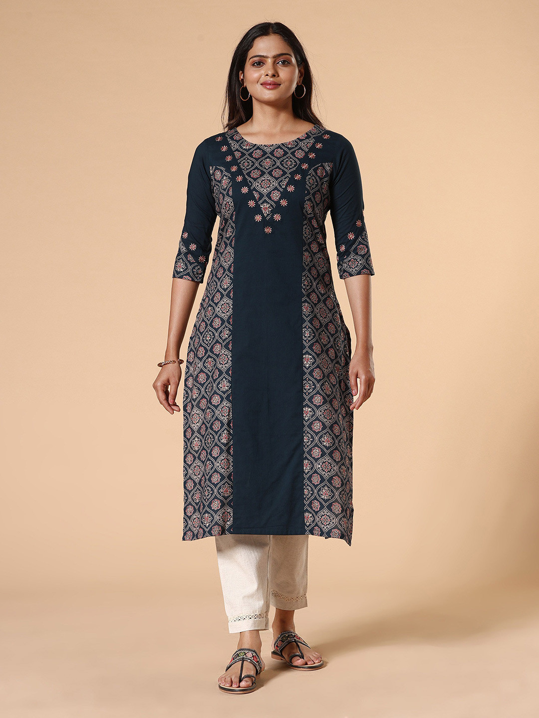 

Vismay Ethnic Motifs Embroidered Round Neck Straight Kurta, Blue