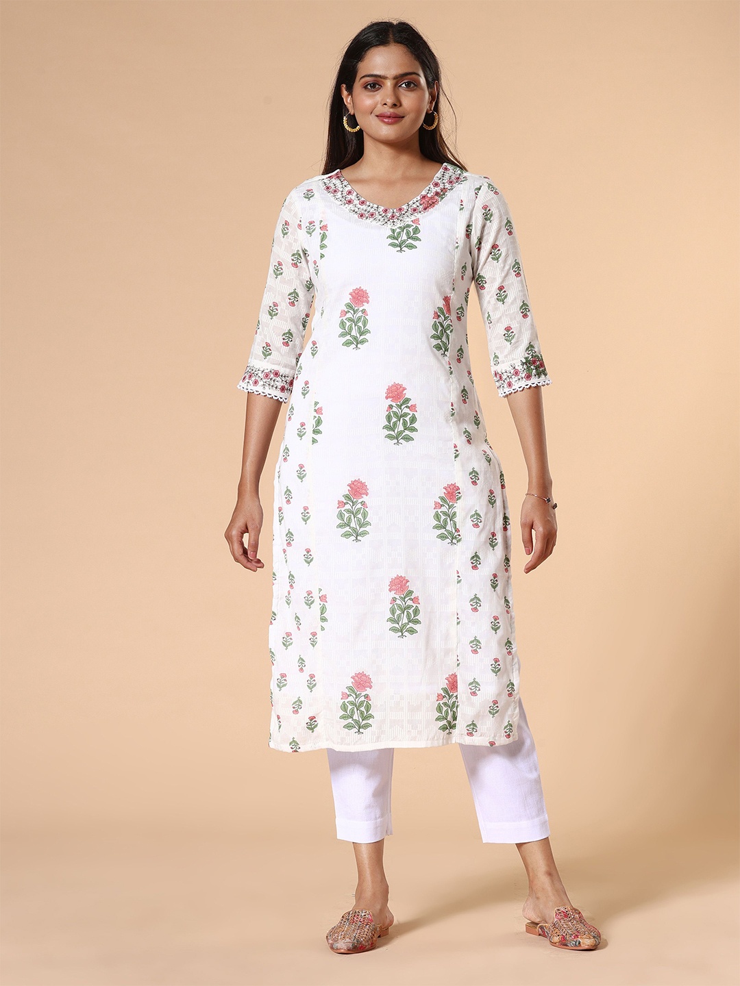 

Vismay Women Floral Printed Round Neck Straight Kurta, White