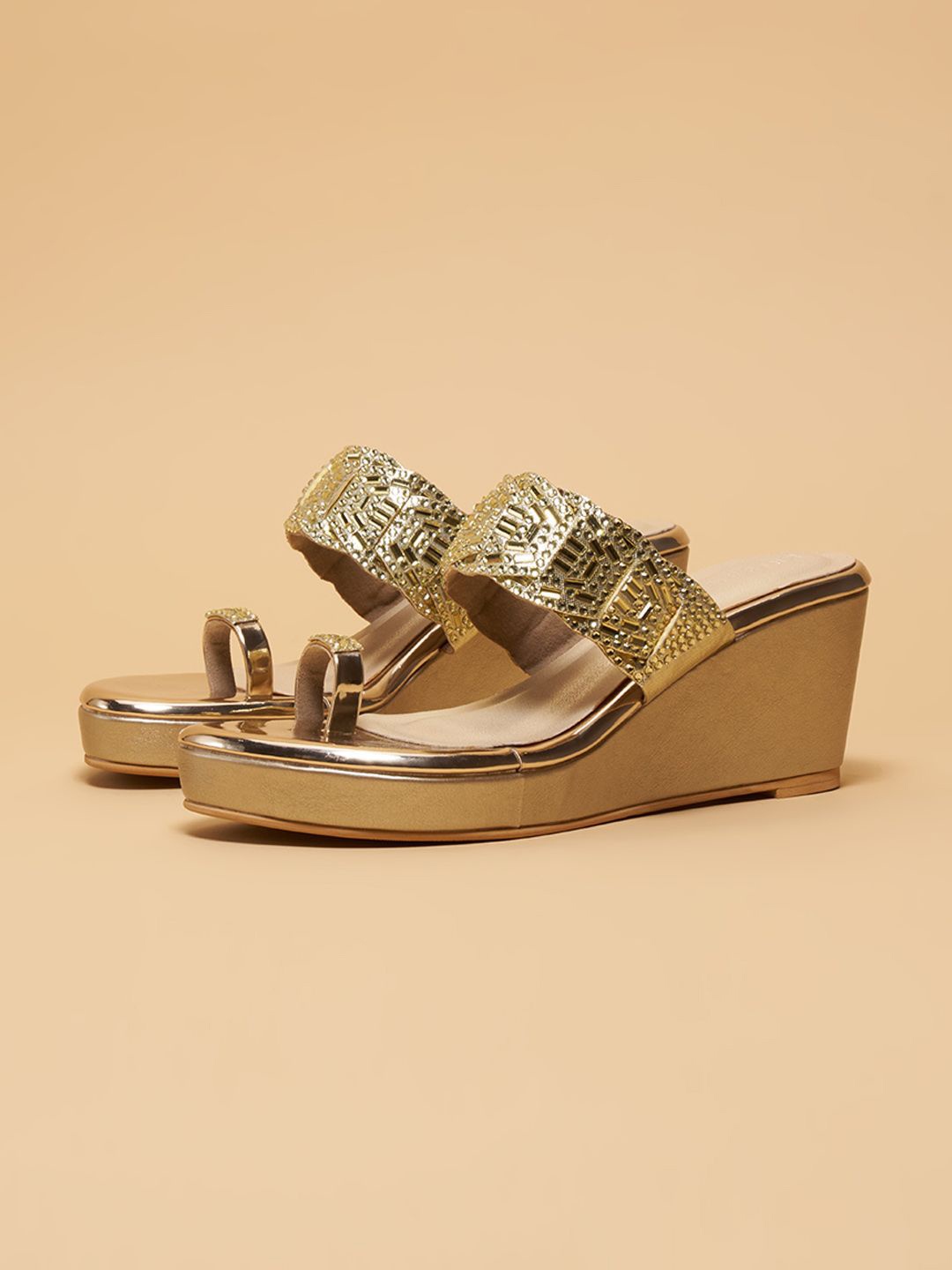 

ERIDANI Geet Embellished Wedges, Gold