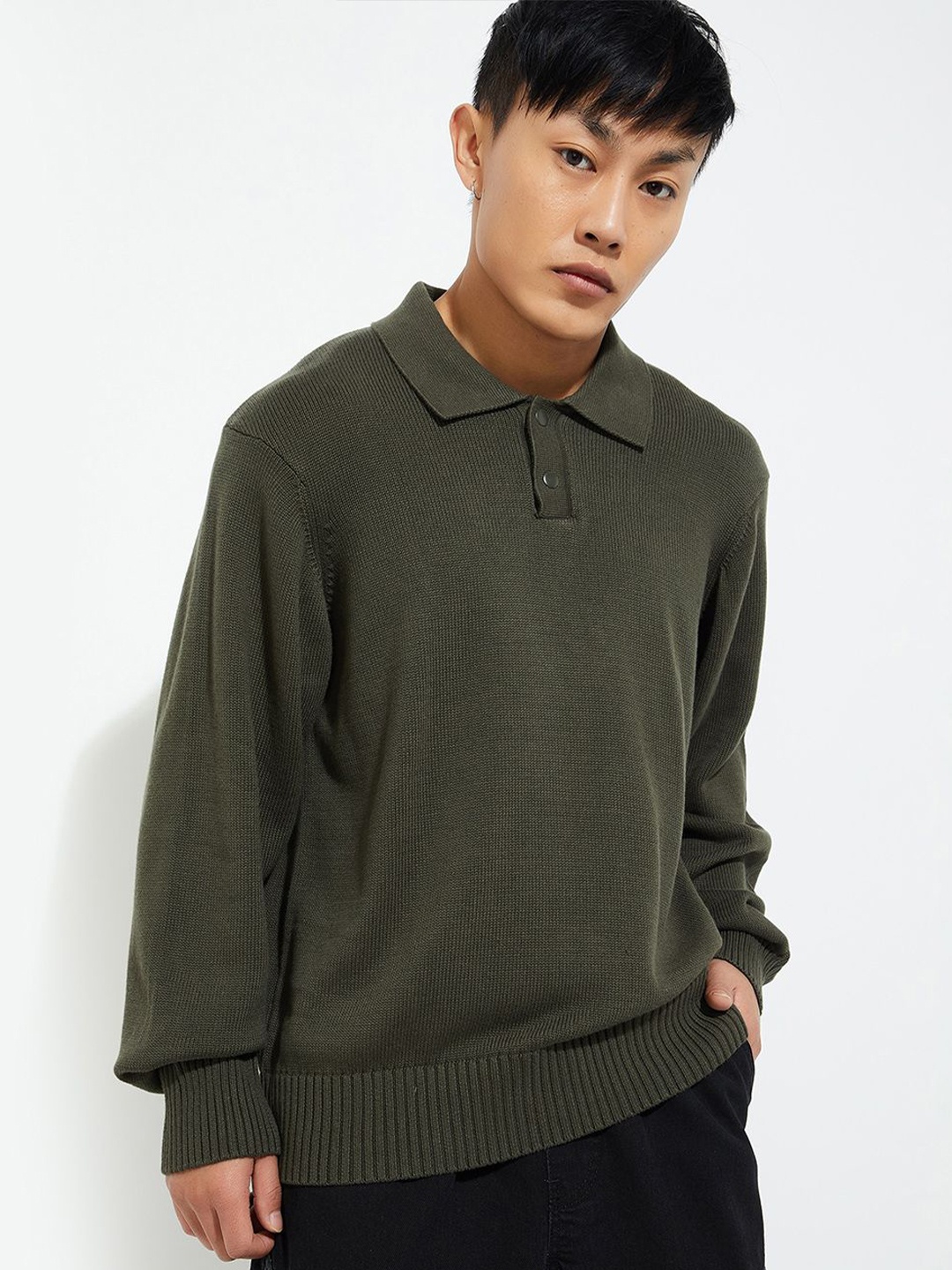 

Max Urb_N Men Solid Polo Collar Sweater, Green