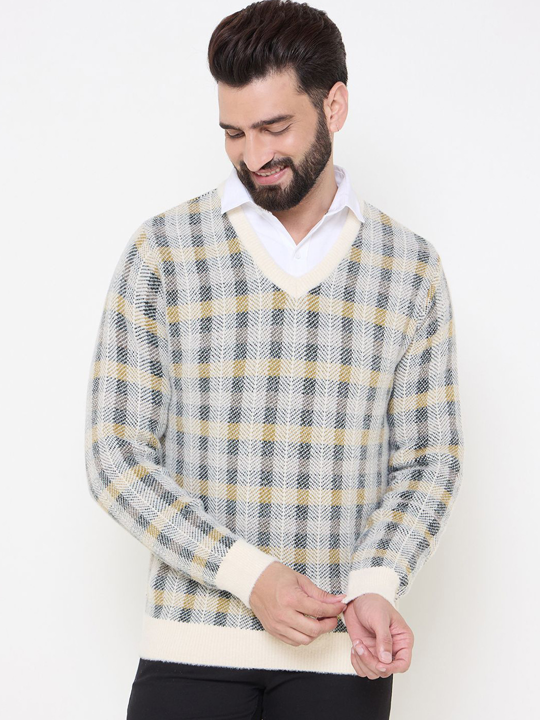 

Duke Men Checked V-Neck Pullover Sweater, White