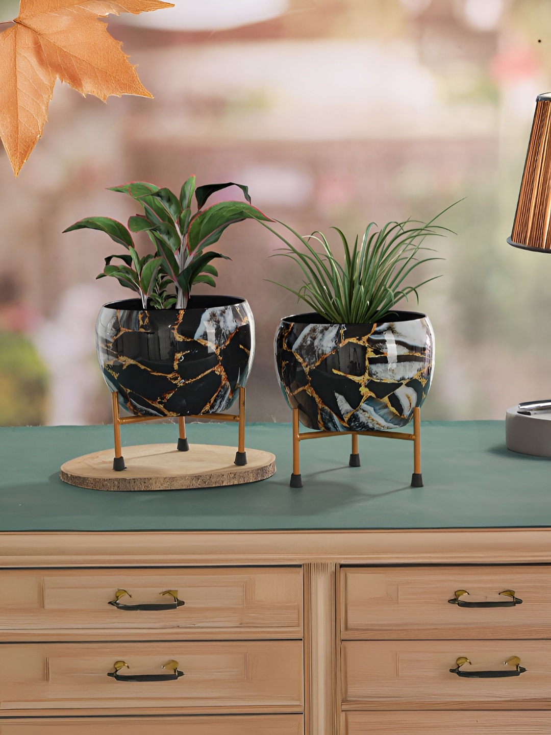 

Homspurts Black 4 Pieces Printed Planters With Stands