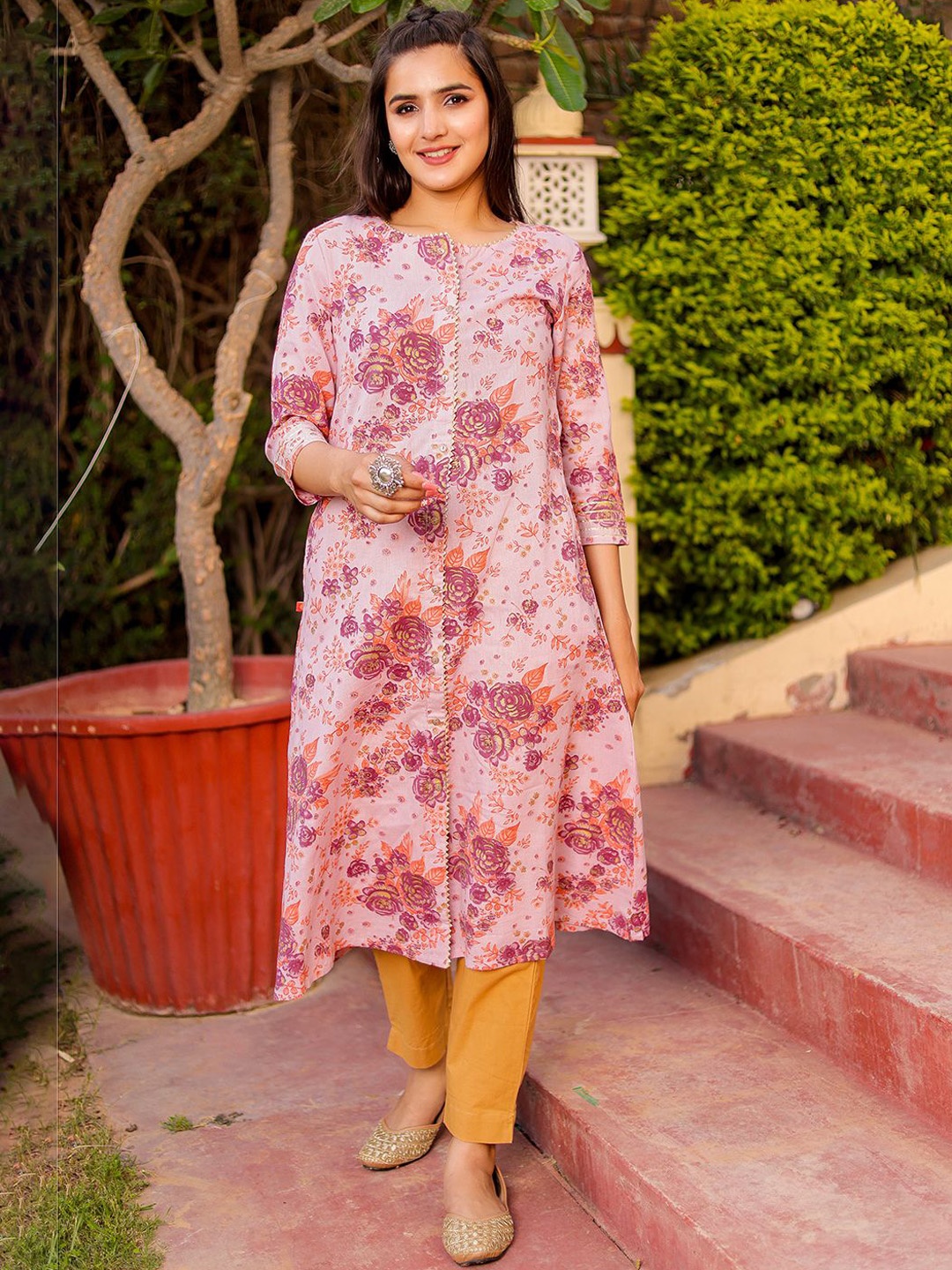 

Chandbaali Floral Printed Round Neck A-Line Kurta, Pink