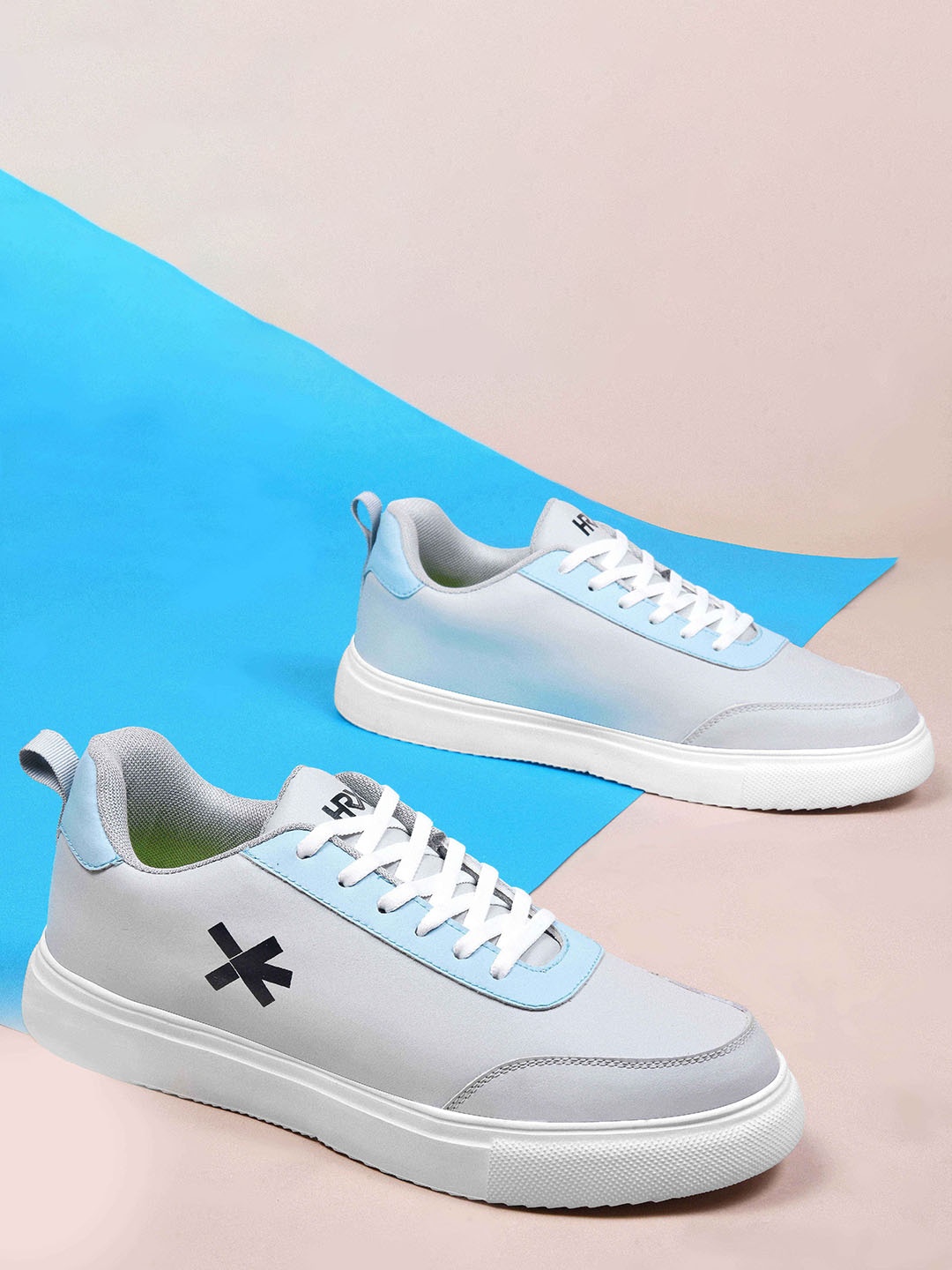 

HRX by Hrithik Roshan Men Sneakers, Grey