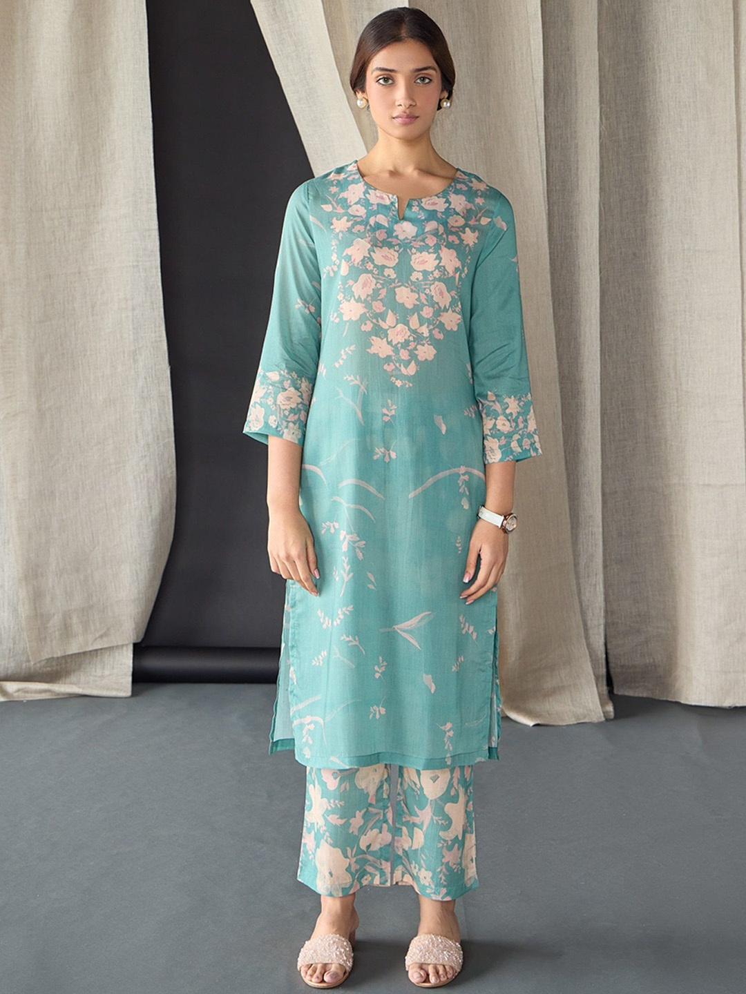 

Bombay Bloom Floral Printed Regular Tencel Straight Kurta with Palazzos, Blue