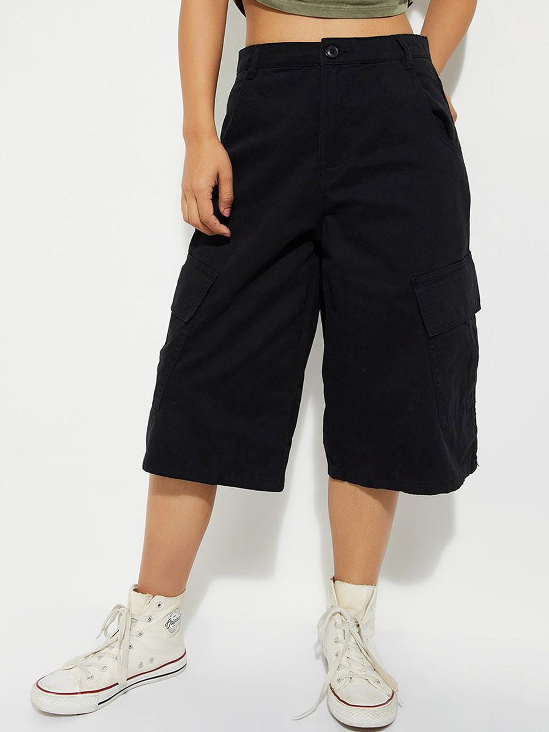 

Max ALAYA F x URB_N Women Solid Cargo Shorts, Black